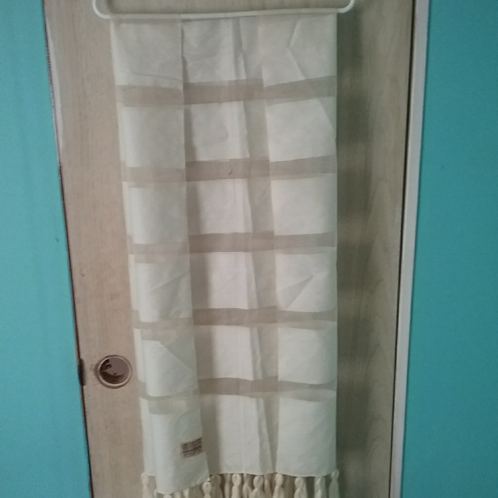 Vintage hand knotted fringed shawl